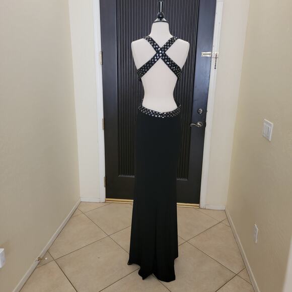 Mac Duggal 68166 Black Sequin Cut Out Cross High Slit Formal Evening Gown 8 - Picture 9 of 11